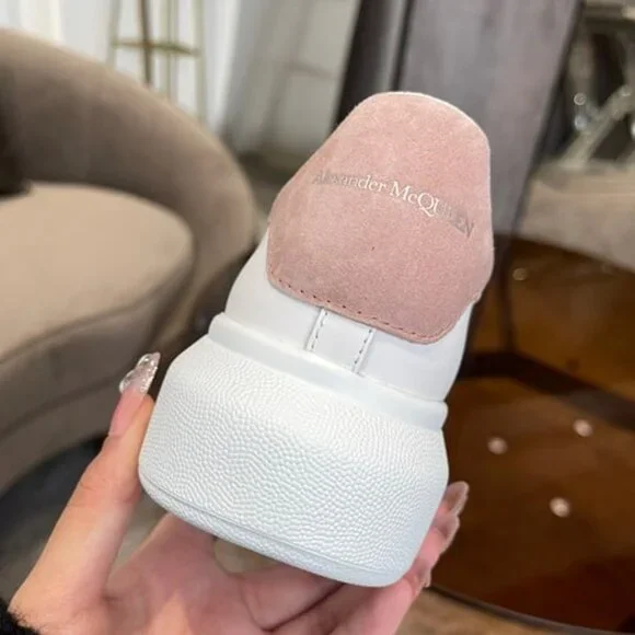 Women's sneakers - Picture 3 of 9